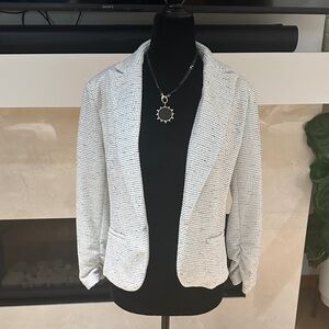 Amanda & Chelsea Textured Cream Blazer